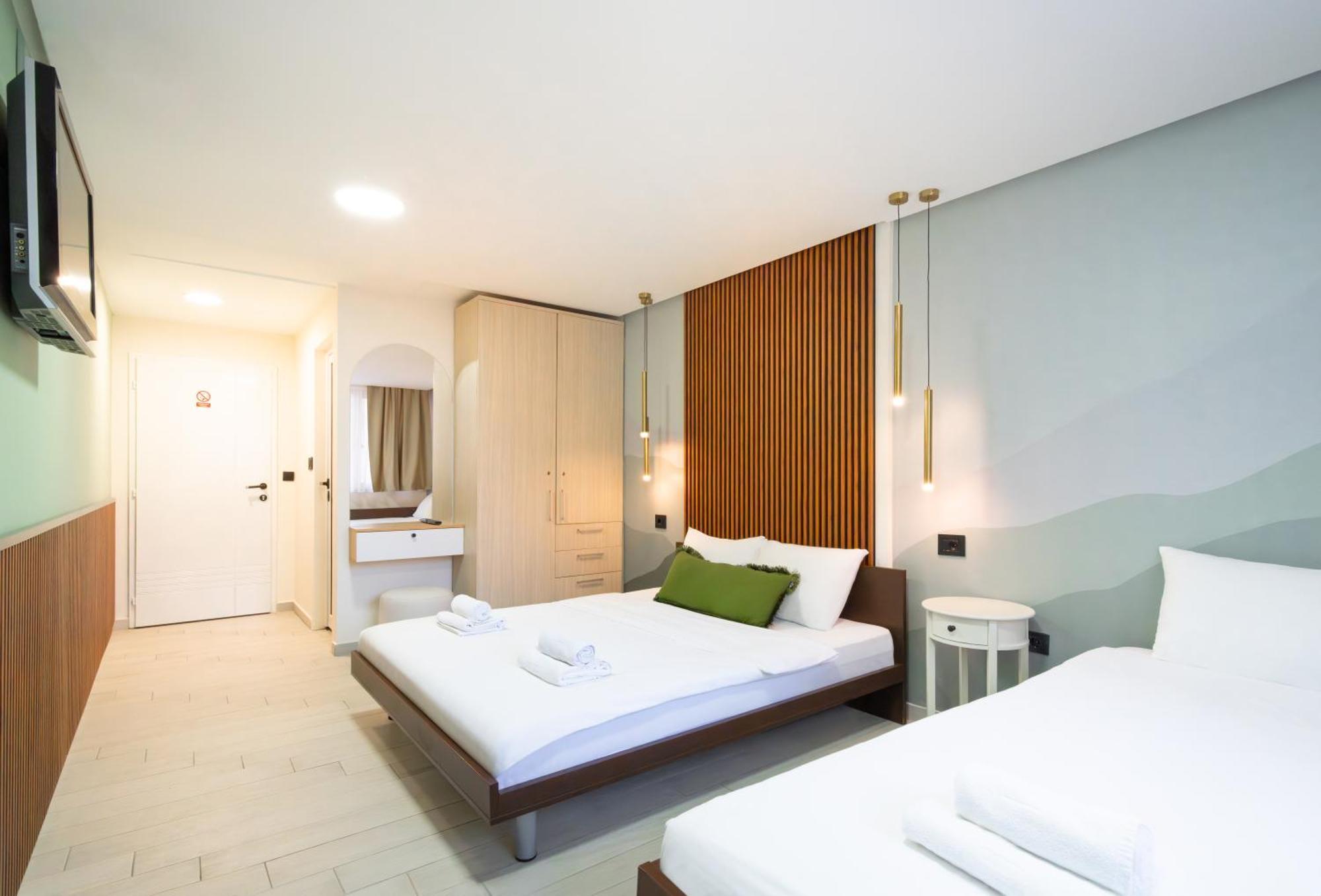 7 Hills Rooms Podgoriţa Exterior foto