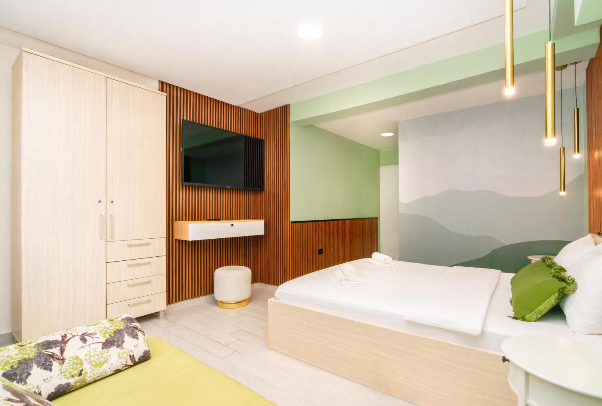 7 Hills Rooms Podgoriţa Exterior foto